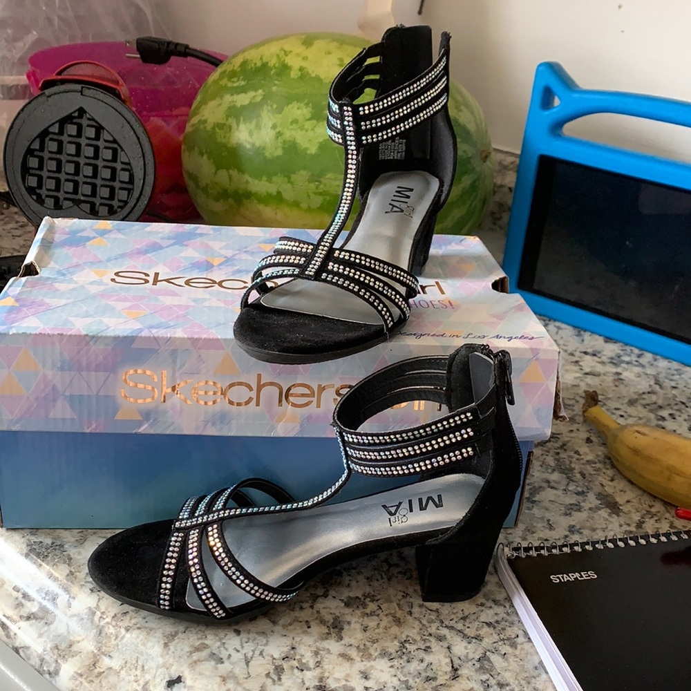 Girls healed sandal